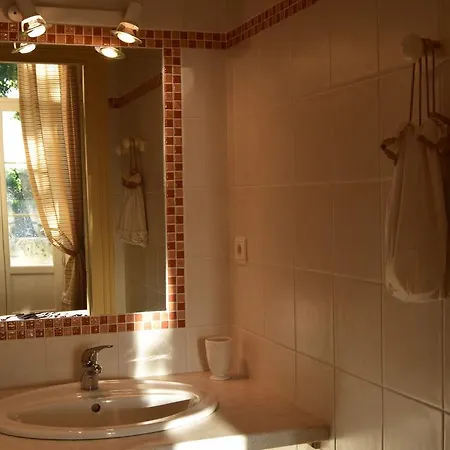 Bed & Breakfast Chateau Les Tours Seguy Saint-Ciers-de-Canesse