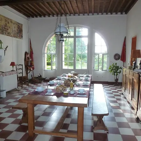 Bed & Breakfast Chateau Les Tours Seguy Saint-Ciers-de-Canesse