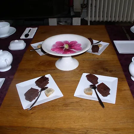 Chateau Les Tours Seguy Bed & Breakfast