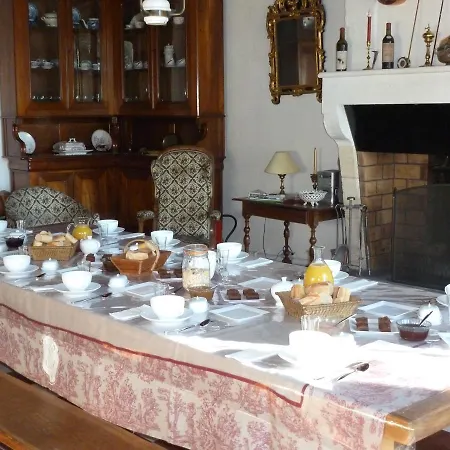 Chateau Les Tours Seguy * Saint-Ciers-de-Canesse