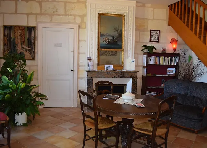 Bed & Breakfast Chateau Les Tours Seguy Saint-Ciers-de-Canesse