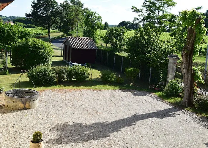 Chateau Les Tours Seguy Bed & Breakfast Saint-Ciers-de-Canesse