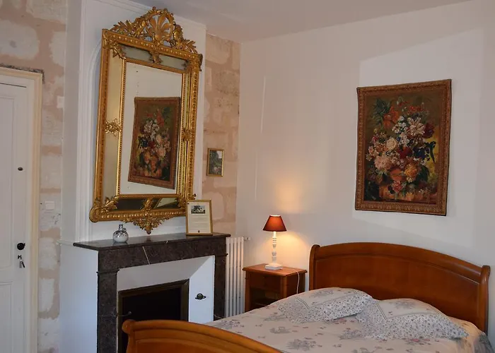 Chateau Les Tours Seguy Bed & Breakfast