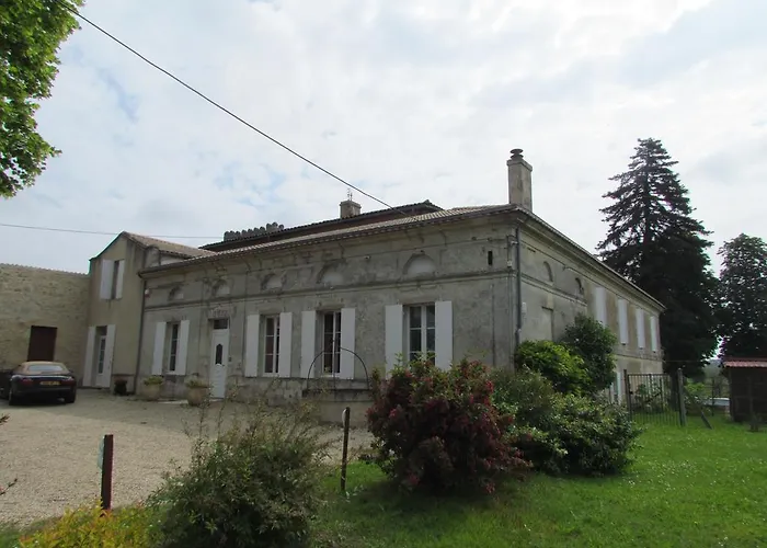 Chateau Les Tours Seguy * Saint-Ciers-de-Canesse