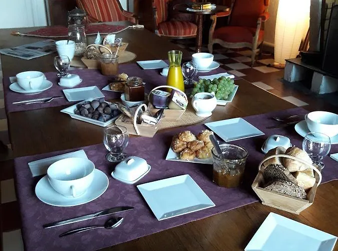 Chateau Les Tours Seguy Bed & Breakfast *